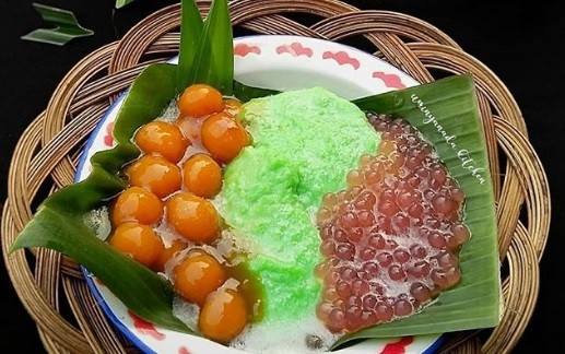 Legitnya Bubur Sumsum Pandan, Kuliner Tradisional yang Lumer saat Disantap