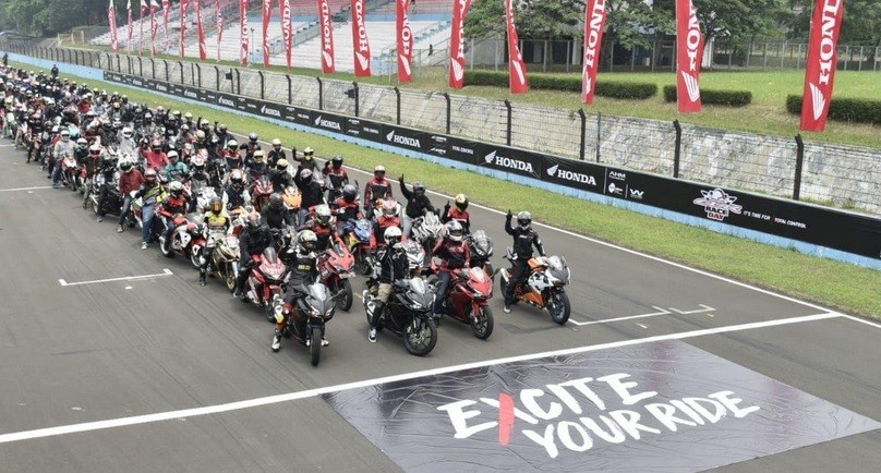 Puluhan Komunitas Motor Honda Ramaikan Gelaran CBR Race Day 2019