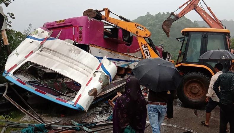 Bus Angkut Peziarah Hindu di India Terguling, Sedikitnya 21 Orang Tewas