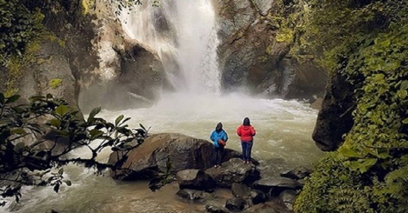 Wisata di Bogor, Indahnya Curug Piit Miliki Air Berwarna Hijau Toska