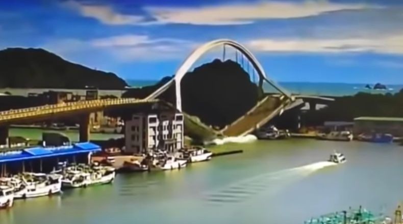 Ini Rekaman Video Detik-Detik saat Jembatan di Taiwan Ambruk Timpa Perahu Nelayan