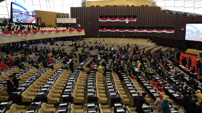 Paripurna DPR Bacakan Surat Jokowi tentang Penunjukan Calon Kapolri Idham Aziz