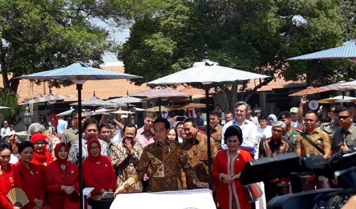 UNESCO Mulai Evaluasi Pengakuan Batik, Jokowi: Kita Harus Kerja Keras Melestarikannya