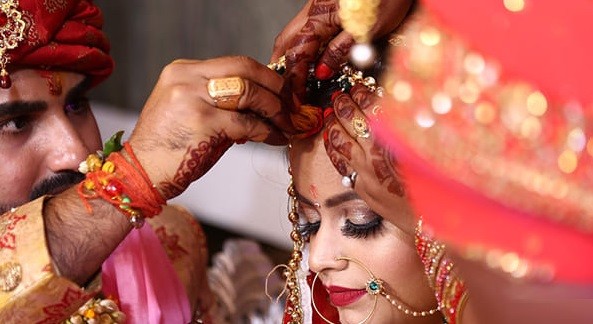 Tips Membuat Hashtag Spesial Posting Momen Pernikahan di Media Sosial