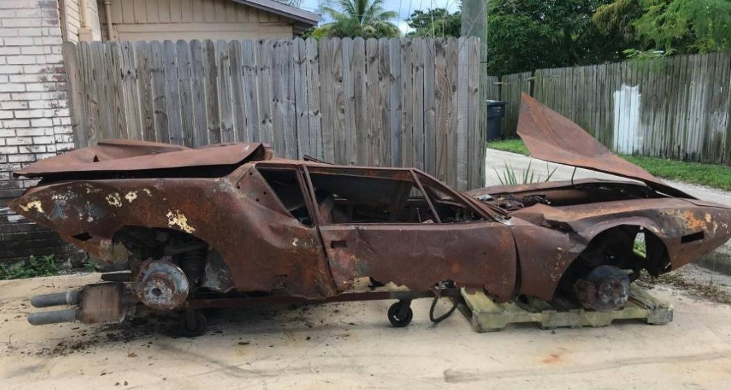 Dijual Online, Bangkai Mobil Berkarat Ini Dijual Puluhan Juta Rupiah