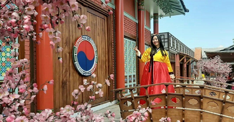 5 Tempat Wisata Kekinian di Bandung, Ada Bukit Senyum hingga Kampung Korea