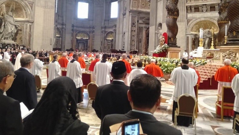 Momen Pelantikan Kardinal Ignatius Suharyo di Vatikan Disaksikan Menag Lukman