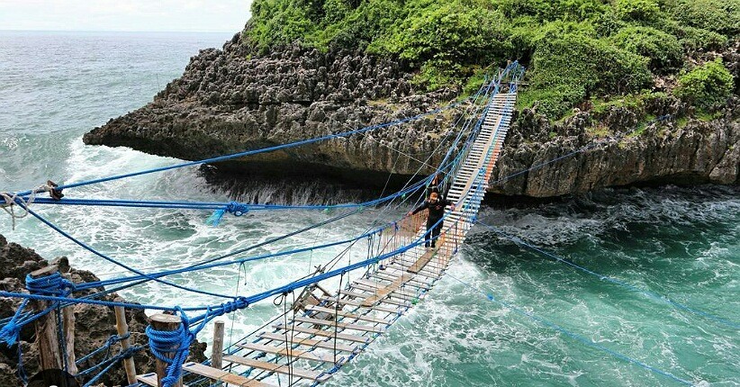 Wisata Petualangan di Pulau Kalong Yogyakarta, Asyiknya sambil Selfie di Jembatan Gantung 