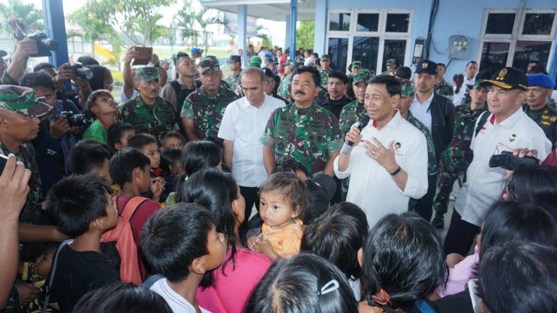 Panglima TNI Fasilitasi Pengungsi yang Kembali ke Wamena dengan Pesawat Hercules