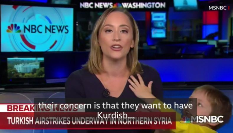 Ketika Penyiar Berita Diganggu Anaknya saat Siaran Langsung Televisi