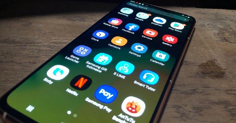 Galaxy A80, Smartphone Unik dengan Kamera Memutar