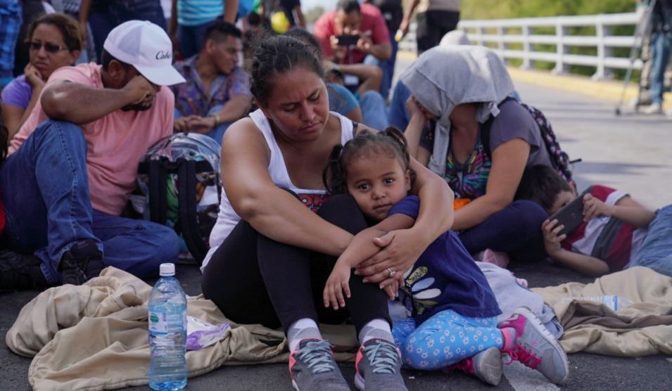 Imigran Pencari Suaka Kini Berkemah di Jembatan Menuju Texas AS
