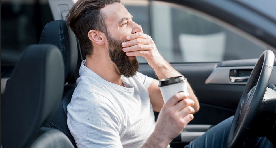 Mengungkap Mitos Minum Kopi Hilangkan Kantuk saat Berkendara