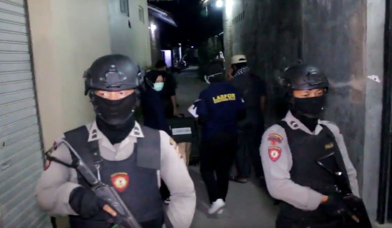 Densus 88 Baku Tembak dengan Teroris di Deli Serdang, 2 Tewas