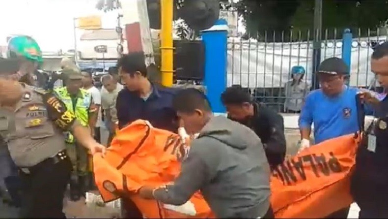 Asyik Main Ponsel di Pinggir Rel, Kernet Truk di Probolinggo Tewas Ditabrak KA