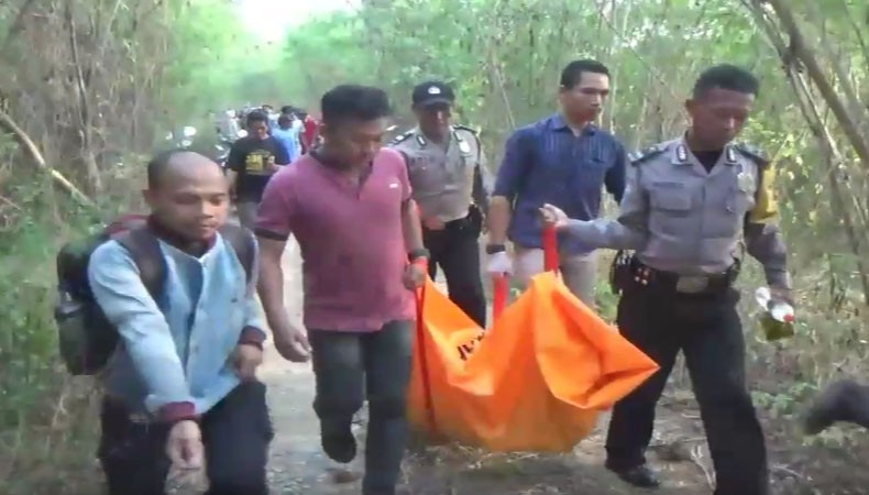 Mayat Perempuan Dalam Karung di Pinggir Sungai Gegerkan Warga Pekalongan