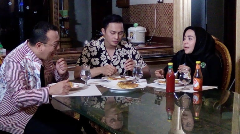 Beda Usia 15 Tahun, Begini Kisah Cinta Muzdalifah dan Fadel Islami