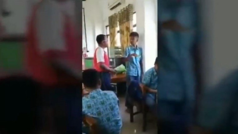 Viral, Guru Penjaskes SMK Muhammadiyah 1 Kota Pasuruan Tampar Siswa karena Merokok