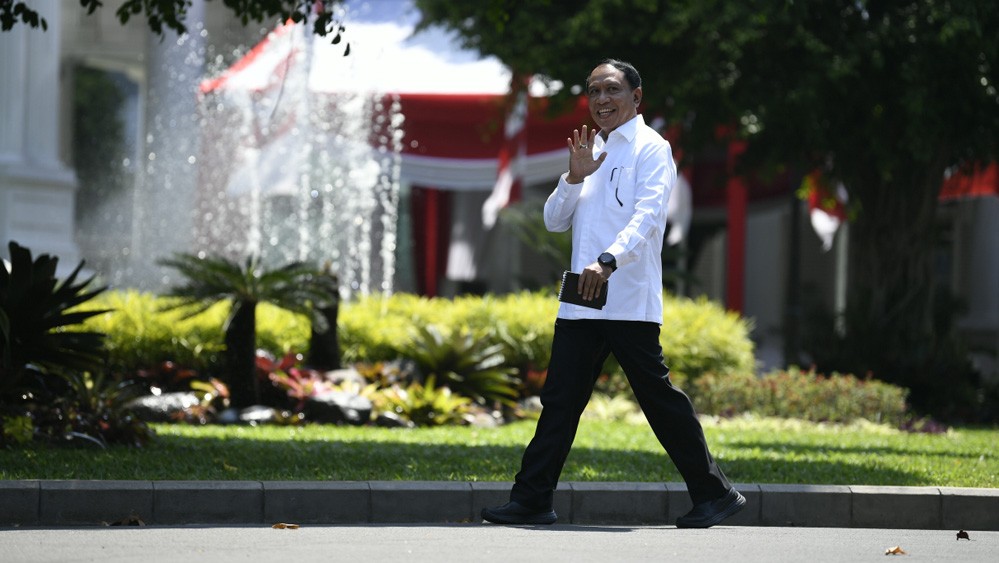 Amanah Jokowi ke Zainudin Amali: Sepak Bolanya Pak!