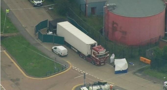 Polisi Temukan 39 Jasad di Dalam Truk Kontainer di Inggris