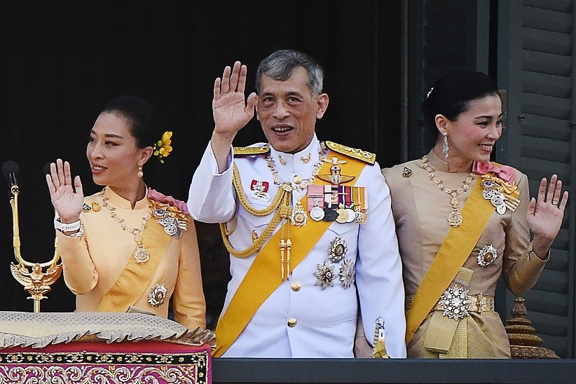 Usai Cabut Gelar Selir, Raja Thailand Vajiralongkorn Pecat 6 Pejabat yang Dianggap Jahat