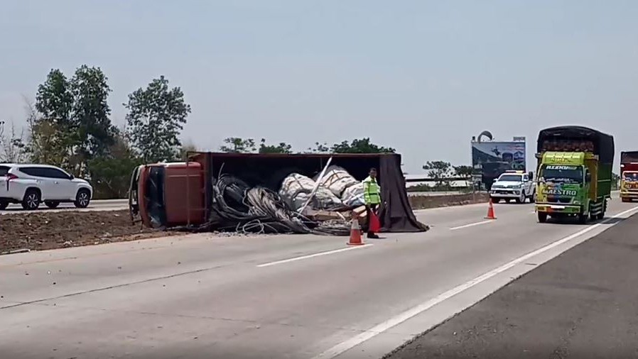 Kronologi Kecelakaan Bus Rombongan Pelajar Tabrak Truk di Tol Cipali, 3 Tewas