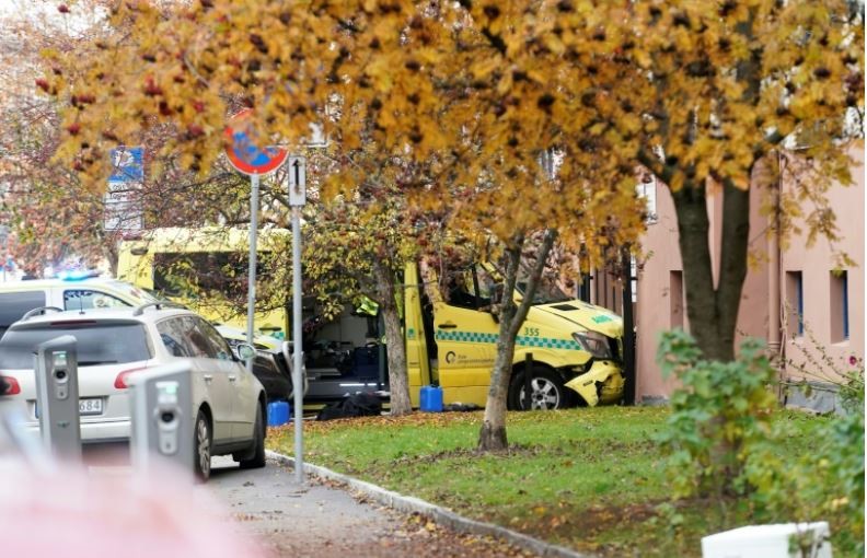 Pria Norwegia Ngamuk dan Bawa Kabur Ambulans, Tabrak 4 Pejalan Kaki