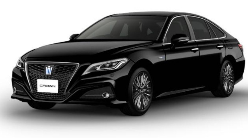 Toyota Crown 2.5 Hybrid Dipakai Mobil Dinas Menteri, Dorong Kendaraan Listrik di Indonesia