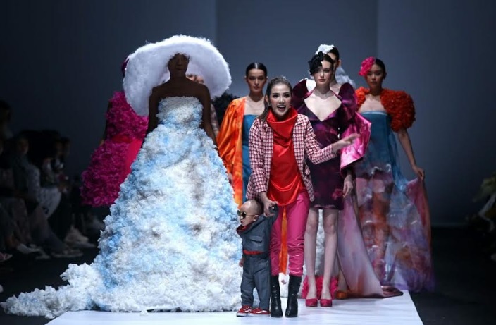 Bella Shofie Muncul sebagai Desainer di JFW 2020, Ini Deretan Karyanya