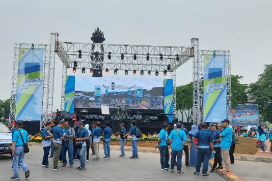 Mengintip Persiapan Karnaval Jakarta Langit Biru