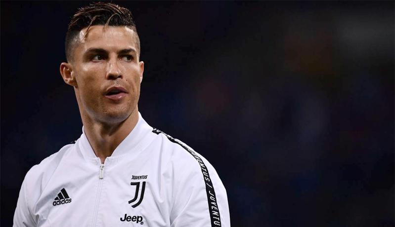 Ronaldo Hadiahkan Sepatu Bola untuk Timnas Wanita Portugal U-17