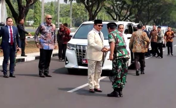 Prabowo Minta TNI Siapkan Pesawat Militer Angkut Alat Kesehatan dari China