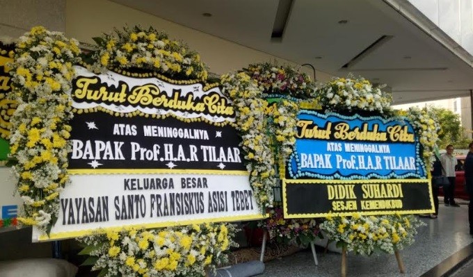 Suami Martha Tilaar Meninggal Dunia, Karangan Bunga Penuhi Rumah Duka