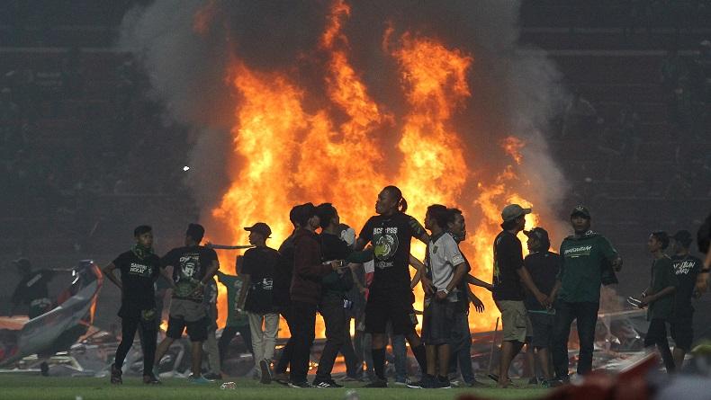Ini Daftar Sementara Kerusakan Stadion Bung Tomo, Mulai dari Jaring Gawang hingga Papan Reklame
