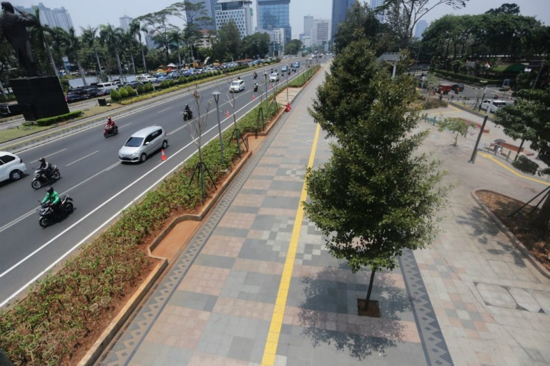 Anies Kembali Bahas Rencana Penempatan PKL di Trotoar saat Pandemi Covid-19