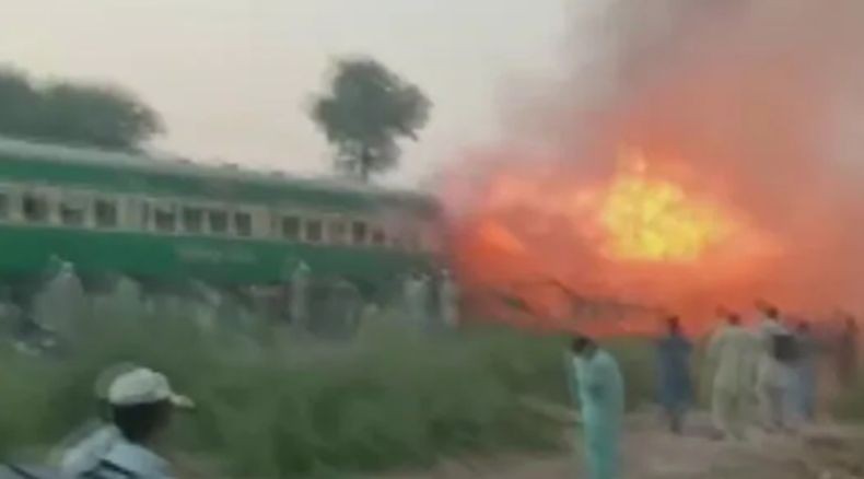 Kereta di Pakistan Meledak Tewaskan 65 Orang, Penyebabnya Ada Penumpang yang Masak