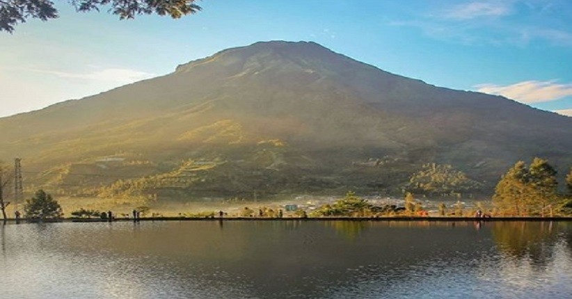 Indahnya Embung Kledung di Temanggung, Bisa Lihat Gunung Kembar Sindoro & Sumbing