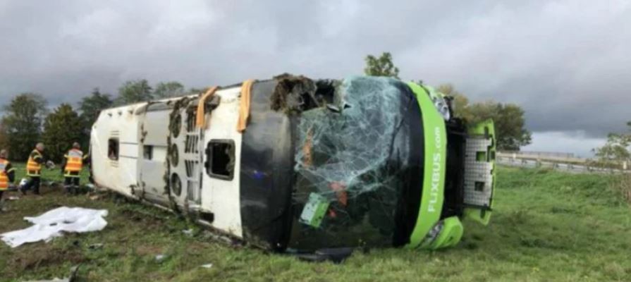 Bus Terbalik di Prancis, 33 Orang Terluka