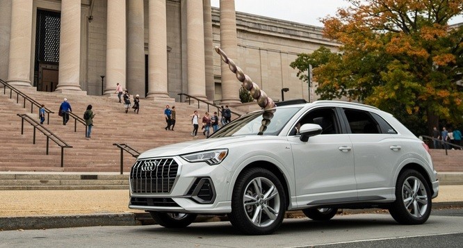 Lucu, Audi Q3 Dipasangi Tanduk Unicorn