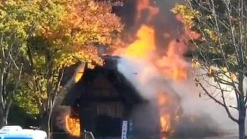 Lagi, Bangunan Situs Warisan Dunia Berusia Ratusan Tahun di Jepang Terbakar