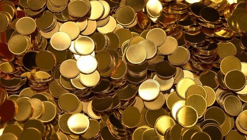 Perempuan Rusia Ditangkap karena Selundupkan 2 Kg Emas Senilai Rp1,1 M di Sepatu