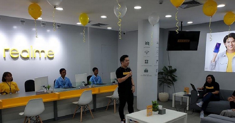 Realme Resmikan Service Center Pertama di Jawa Timur 