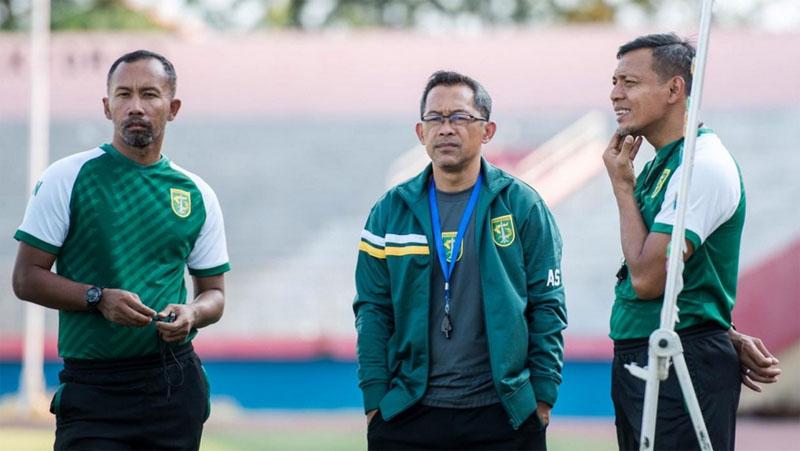 Aji Santoso: Tidak Semua Kompetisi Jadi Prioritas Persebaya Musim Depan