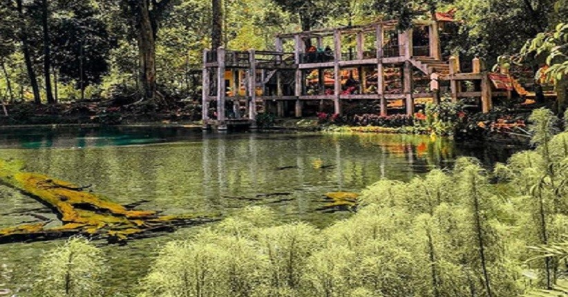 Menjelajahi Telaga Rambut Monte di Blitar, Airnya Kebiruan & Ada Ikan Langka