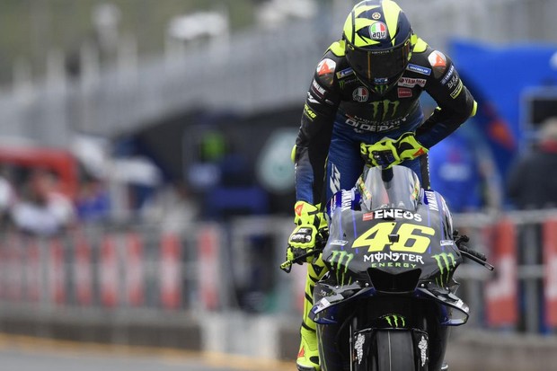 Melempem di MotoGP, Valentino Rossi Justru Raih Prestasi di Media Sosial
