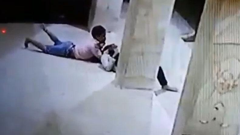 Sepasang Remaja di Probolinggo Tertangkap CCTV Berbuat Mesum di Masjid