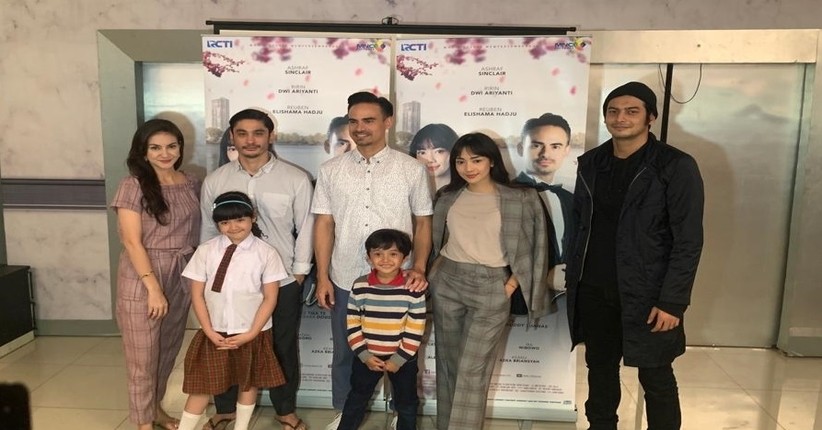 Pemain dan Kru Sinetron Dewi Gelar Syukuran dengan Anak Yatim