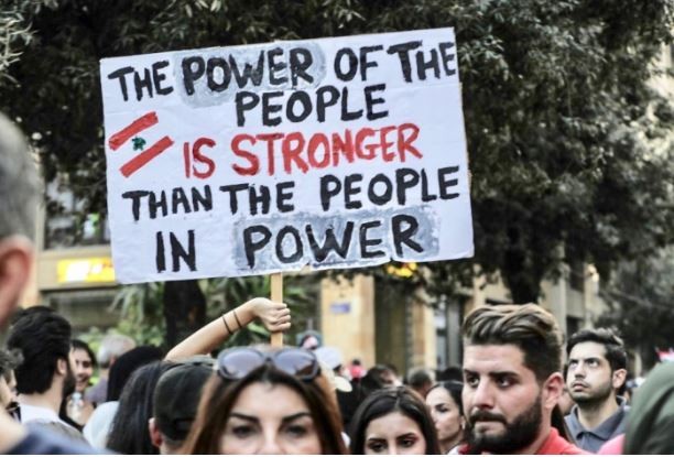 Ribuan Orang Ikut Aksi Protes di Lebanon, Politisi Saling Caci