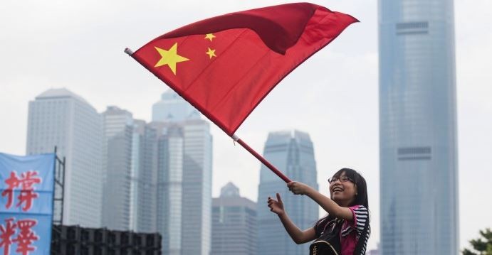 Larangan Penutup Wajah Dibatalkan, China Tegaskan Satu-satunya yang Bisa Atur Konstitusi Hong Kong