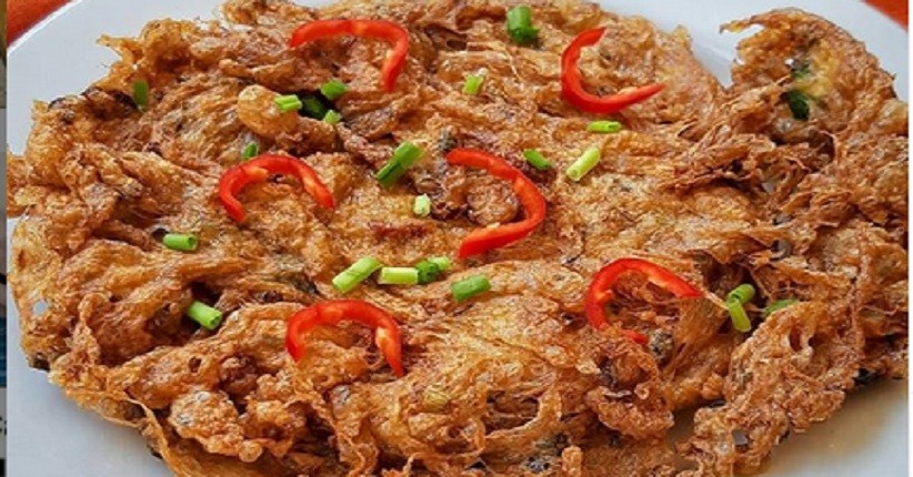 Mencicipi Renyahnya Talua Barendo, Telur Dadar Khas Payakumbuh